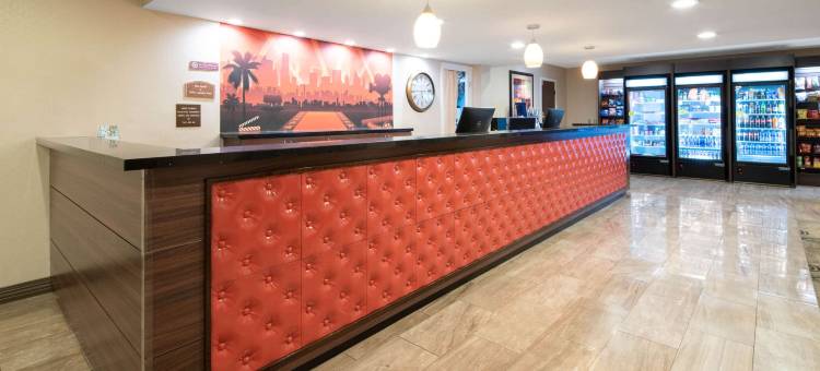 温德姆华美达伯班克机场酒店(Ramada by Wyndham Burbank Airport)图片