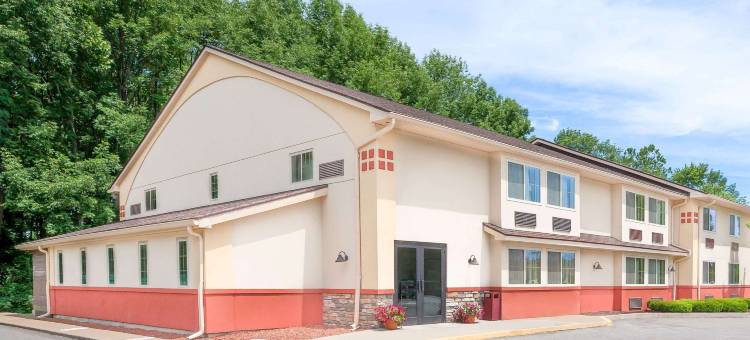 奥尼昂塔-库珀斯敦速8酒店(Super 8 by Wyndham Oneonta/Cooperstown)图片