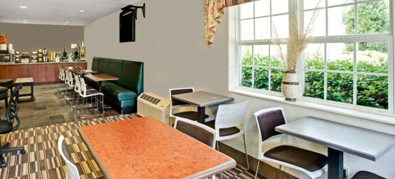 切罗基温德姆麦客达套房酒店(Microtel Inn & Suites by Wyndham Cherokee)图片