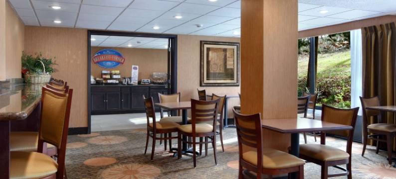 布兰森呗盟套房酒店-中央大街(Baymont by Wyndham Branson - on the Strip)图片