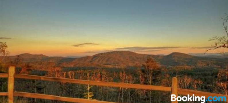 Skyfall Sweeping Mountain Views Gas Fireplace Hot Tub图片