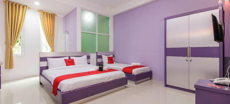 红门Plus酒店-近斯塔逊贝卡斯(RedDoorz Plus Near Stasiun Bekasi)图片