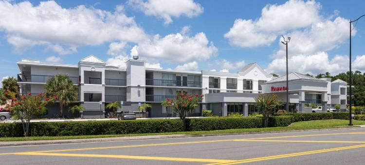 阿尔塔蒙特斯普林斯近 I-4 温德姆华美达酒店(Ramada by Wyndham Altamonte Springs Near I-4)图片