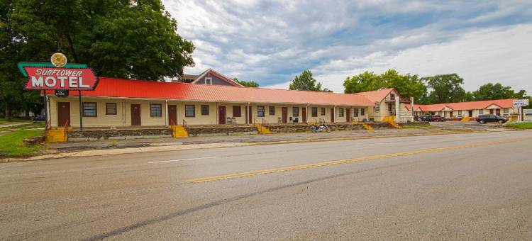 向日葵汽车旅馆海厄瓦萨By OYO(Sunflower Motel Hiawatha by OYO)图片