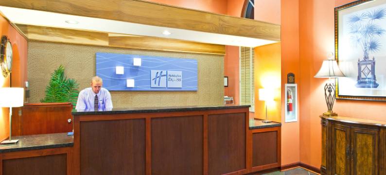 Holiday Inn Express 清水东 - ICOT中心(Holiday Inn Express CLEARWATER EAST - ICOT CENTER by IHG)图片