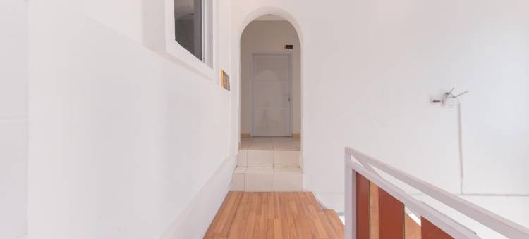 卡拉旺Pangkal Perjuangan路红多兹酒店(RedDoorz at Jalan Pangkal Perjuangan Karawang)图片