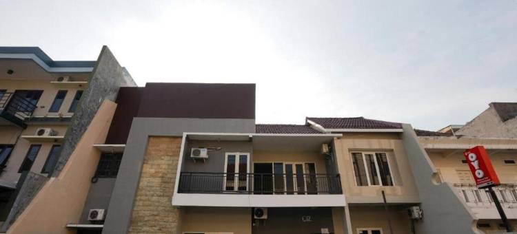 O酒店西瓦兰克托-近明日之城购物中心-原巴东帕西尔C-12公寓(Hotel O Siwalankerto Near City of Tommorow Mall Formerly Padang Pasir C-12 Residence)图片