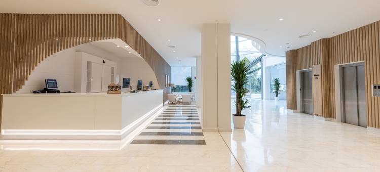 Ponient 埃及金字塔萨鲁由 PortAventura 世界(Ponient Pirámide Salou by PortAventura World)图片