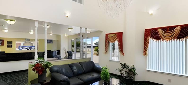 温德姆戴斯酒店圣安东尼奥东南/弗罗斯特银行中心(Days Inn by Wyndham San Antonio Southeast/Frost Bank Center)图片