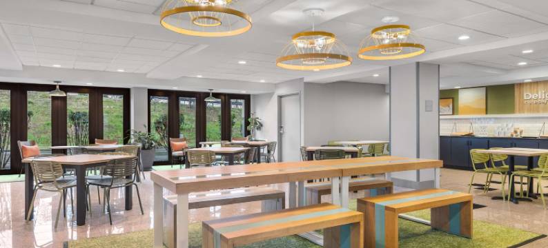 温彻斯特希尔顿集团火花酒店(Spark by Hilton Winchester)图片