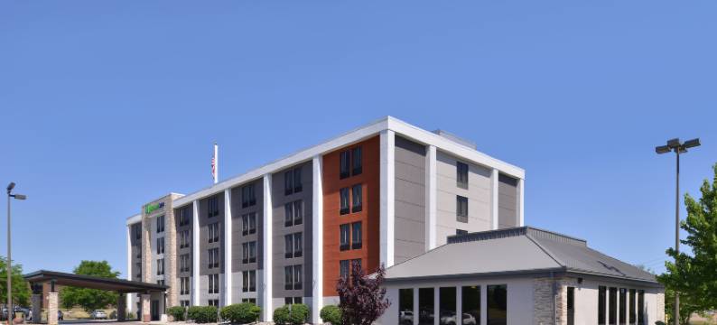 罗切斯特智选假日酒店 - 大学区(Holiday Inn Express ROCHESTER - UNIVERSITY AREA by IHG)图片