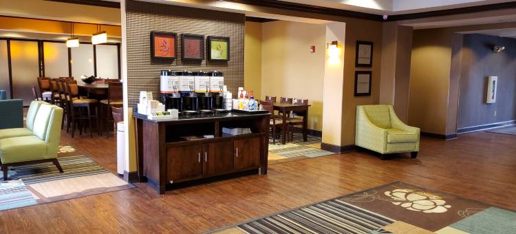 希尔顿欢朋酒店-斯托(Hampton Inn Stow)图片