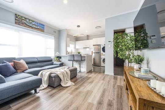 Romantic Cozy Getaway central location, shopping, food and entertainment