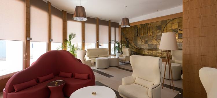 高尔夫皇家酒店(Golf Royal Hotel)图片