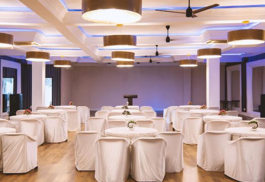 Discover Resorts - KarjatHotel Overview