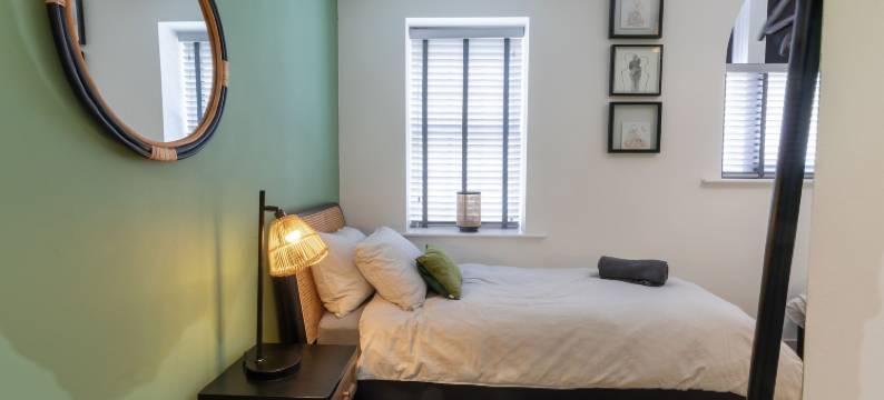 院子景观(Gorgeous Two Bedroom Apartment with Free Evening Parking)图片