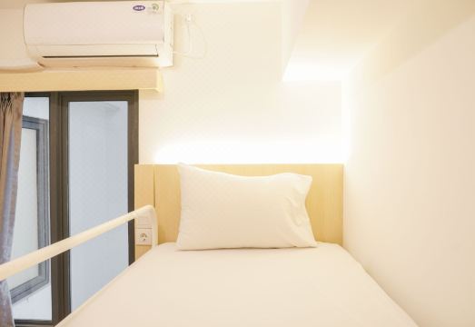 Fully Furnished with Comfortable Design 2Br Sky House Apartment BSD Hotel Overview