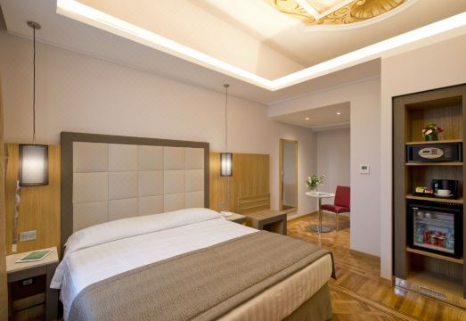 Vibe Nazionale Hotel Overview