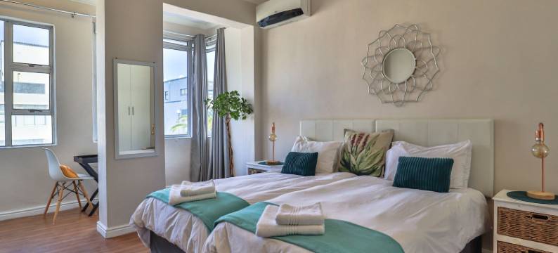 Sea Point Serenity by Ctha图片