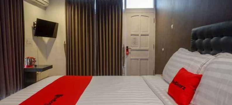 红多兹酒店-近三宝垄武吉萨里(RedDoorz Near Bukitsari Semarang)图片