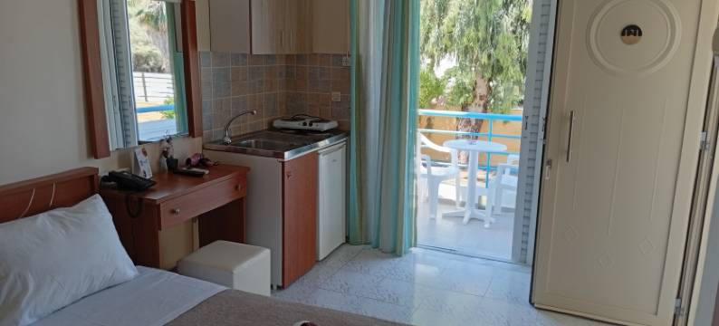 莱昂尼达斯套房酒店(Leonidas Hotel & Studios)图片