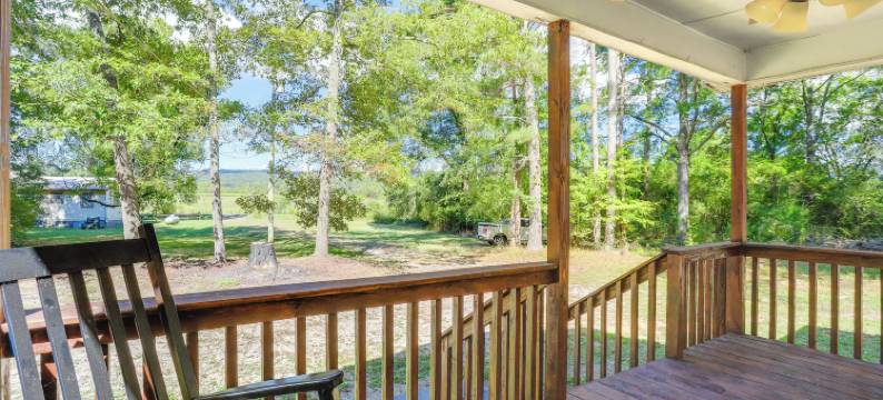 距离斯洛比弗洛伊德州立公园8英里：宁静的度假屋！(8 Mi to Sloppy Floyd State Park: Peaceful Retreat!)图片