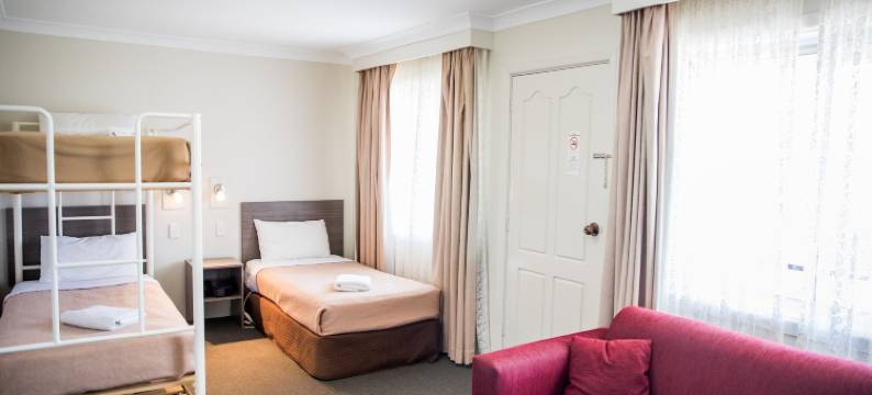 丁香城汽车旅馆及牛排餐厅(Lilac City Motor Inn & Steakhouse)图片