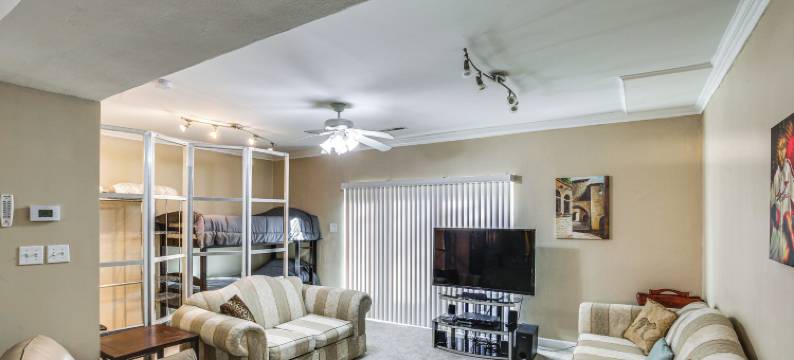 圣安镇家庭住宿，距离国际机场< 1英里！(St Ann Townhome < 1 Mi to International Airport!)图片