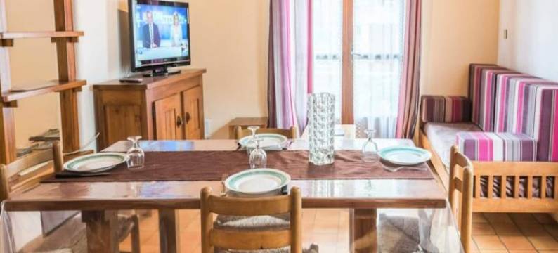 Holiday Home in France with Private Garden图片