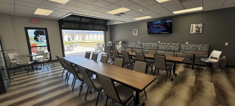 格林豪泰玛丽维尔熊狸套房酒店(GreenTree Inn  Maryville - Bearcat Inn & Suites)图片