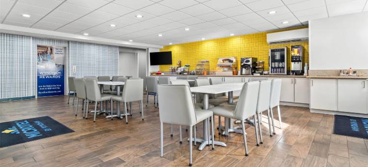 索尔兹伯里麦客达套房酒店(Microtel Inn & Suites by Wyndham Salisbury)图片