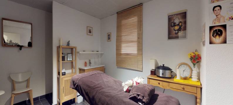 Holiday home with hot tub and pool图片