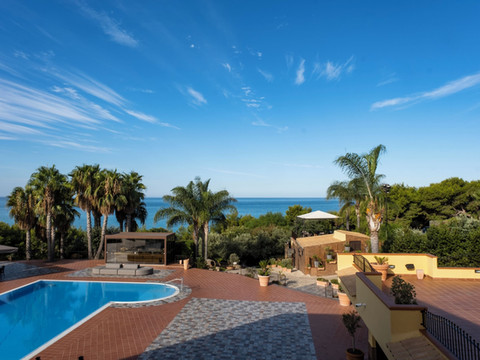 巴宜亚迪奥里斯健康和Spa酒店