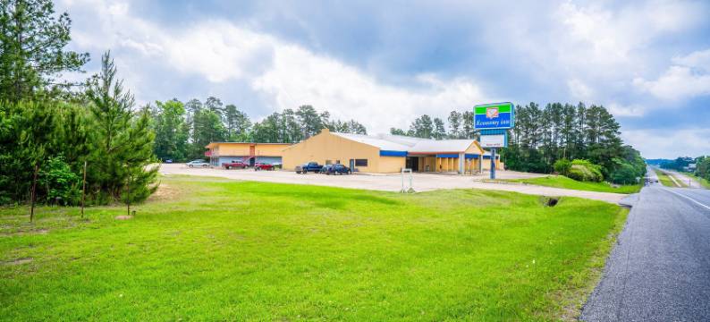 OYO利文斯顿TX 59号公路经济型酒店(Economy Inn by OYO Livingston TX Hwy 59)图片