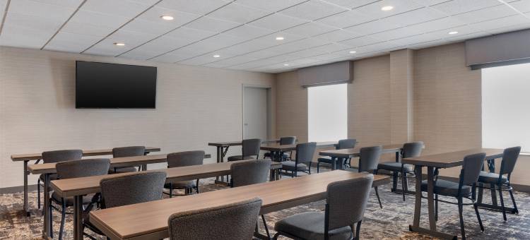 西本德欢朋套房酒店(Hampton Inn & Suites West Bend)图片