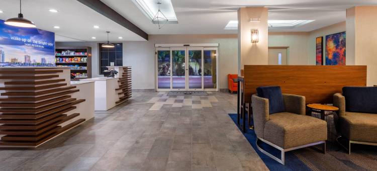 圣彼得堡Gateway舒眠套房旅馆(Sleep Inn & Suites St Petersburg Gateway)图片