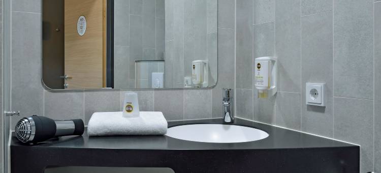 杜塞道夫拉廷根B&B酒店(B&B HOTEL Düsseldorf-Ratingen)图片