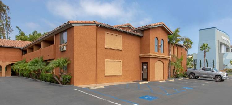 欧申赛德凯艺套房酒店-近彭德尔顿营(Quality Inn & Suites Oceanside Near Camp Pendleton)图片