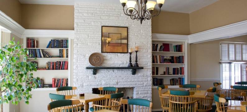 罗克福德高山假日酒店和套房(Alpine Inn & Suites Rockford)图片