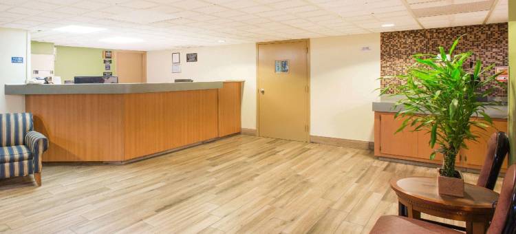 默特尔比奇-康芒斯温德姆速8酒店(Super 8 by Wyndham Myrtle Beach/Market Common Area)图片