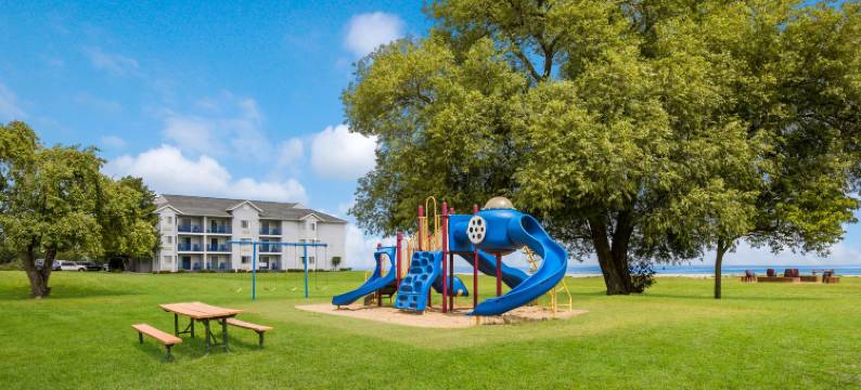 波恩特港湾湖滨贝斯特韦斯特酒店(Best Western Harbour Pointe Lakefront)图片