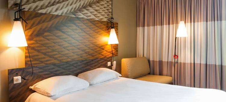 巴黎拉德芳斯库尔布瓦宜必思酒店(近塞纳河及库尔布瓦桥)(Ibis Paris la Défense Courbevoie)图片