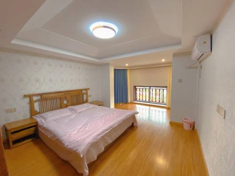 房东阿妹公寓(秦清路分店)