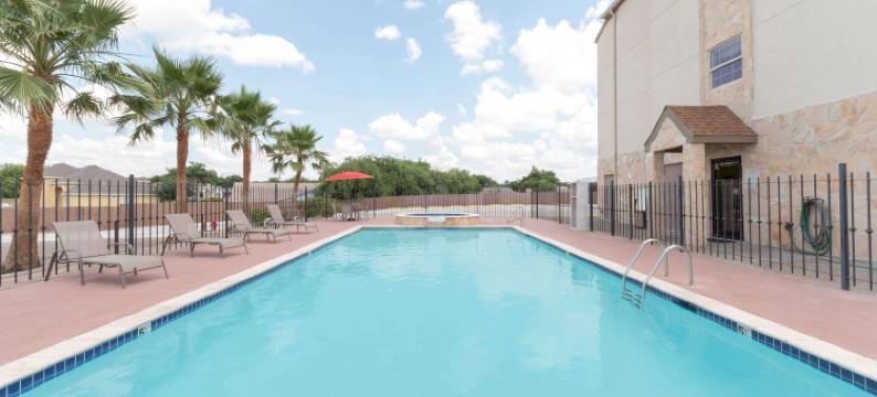 伊格尔帕斯麦客达套房酒店(Microtel Inn & Suites by Wyndham Eagle Pass)图片