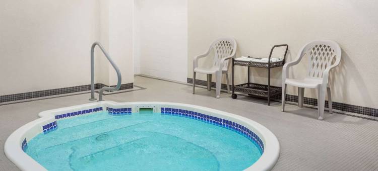 平彻溪温德姆速8酒店(SureStay by Best Western Pincher Creek)图片