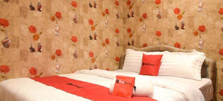 红多兹酒店-近泗水丹戎佩拉克2号港(RedDoorz Near Pelabuhan Tanjung Perak 2 Surabaya)图片