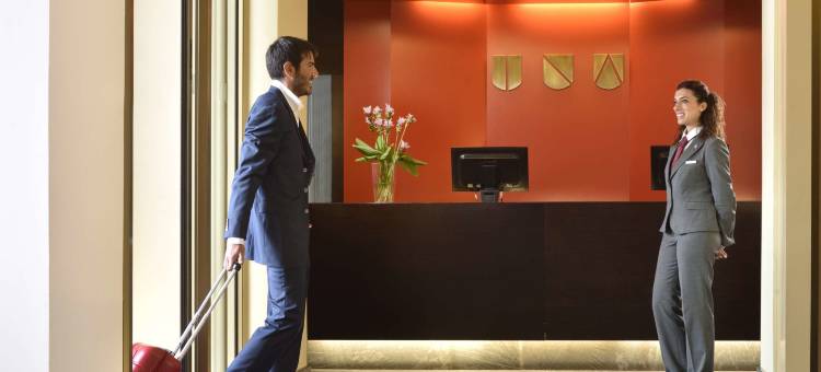 那不勒斯乌纳酒店(UNA Hotels Napoli)图片