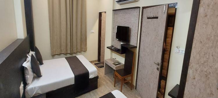 莱斯宫酒店(Hotel Raas Palace)图片