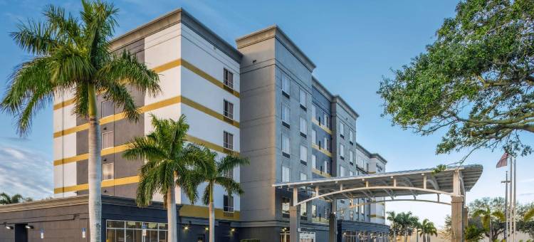 萨拉索塔布雷登顿机场希尔顿逸林酒店(DoubleTree by Hilton Sarasota Bradenton Airport)图片