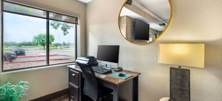 奥马哈东-康瑟尔崖舒适套房酒店(Comfort Suites Omaha East-Council Bluffs)图片